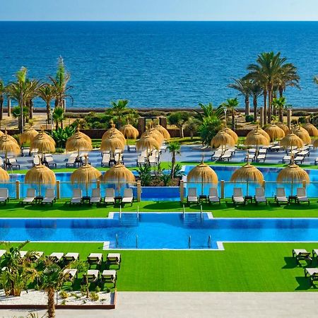 Cabogata Beach Hotel Retamar  Kültér fotó The resort's pool area