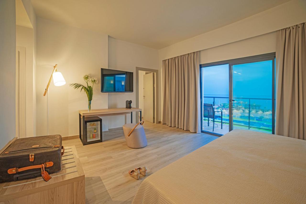 Cabogata Beach Hotel Retamar  Kültér fotó A room at the hotel