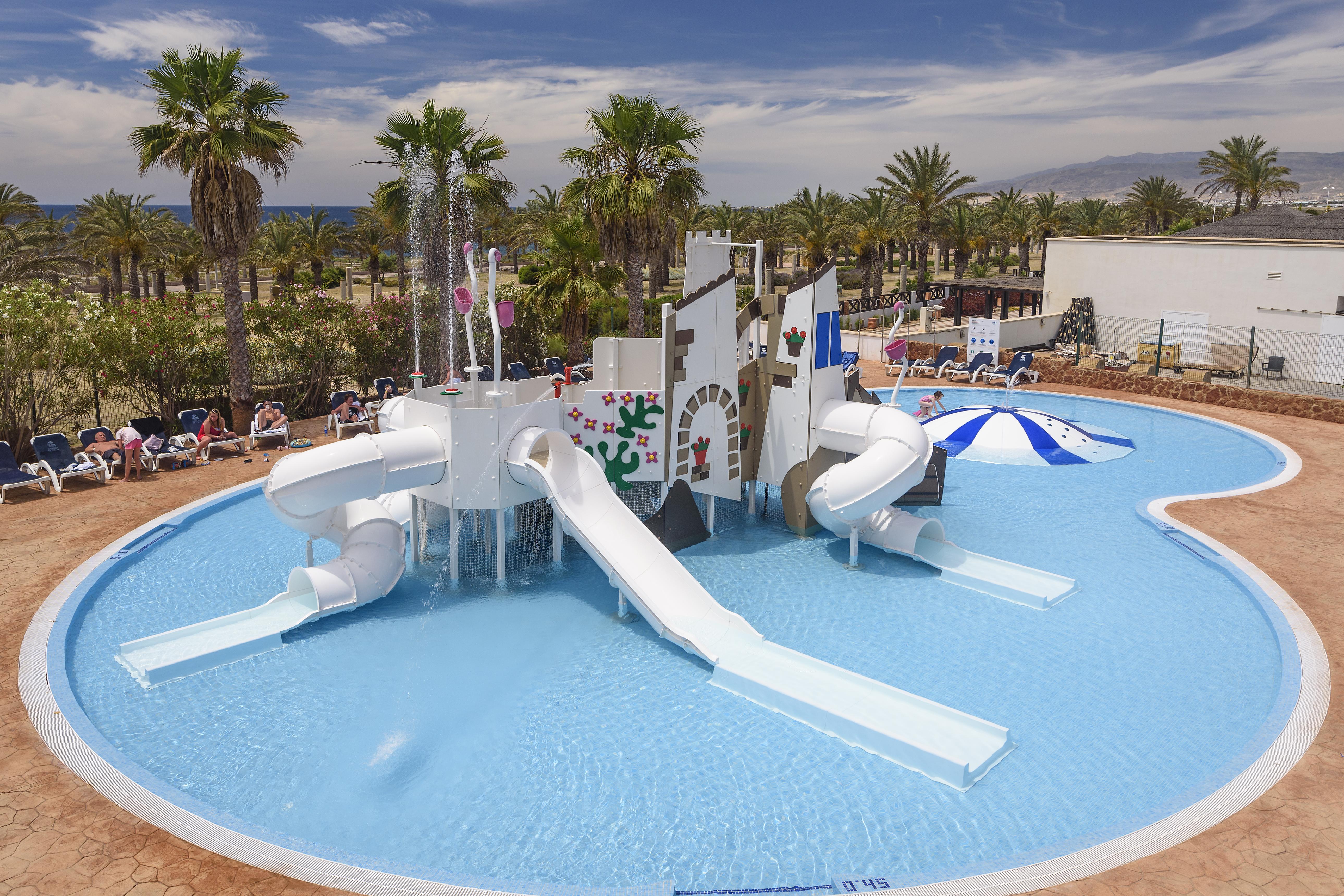 Cabogata Beach Hotel Retamar  Kültér fotó A water park in Benidorm, Spain