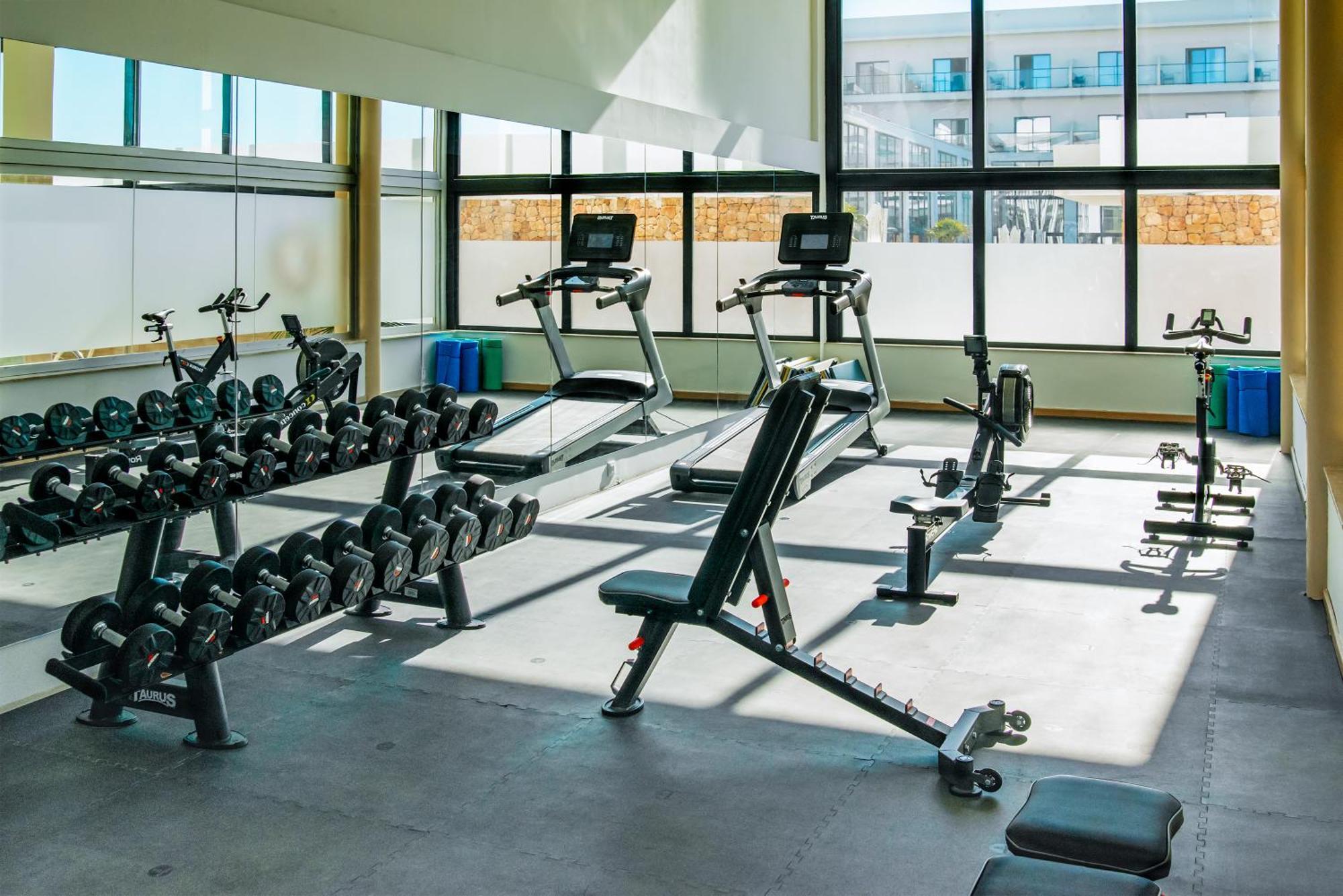 Cabogata Beach Hotel Retamar  Kültér fotó The gym at the University of Roehampton